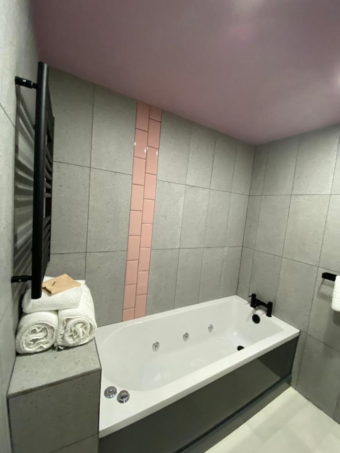 Aaron Wise - 51 Fitzhamon Apartments Cardiff Dış mekan fotoğraf