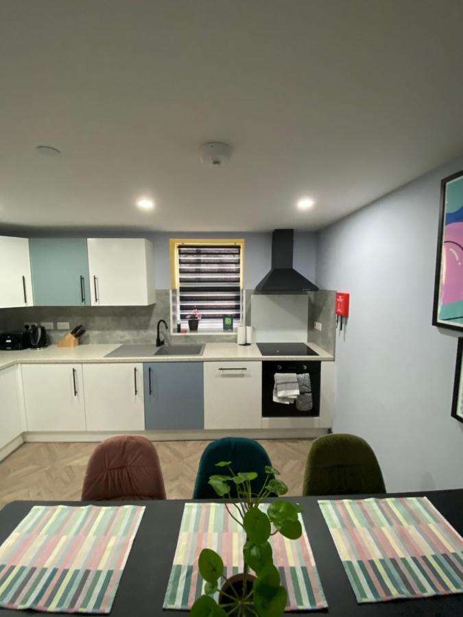Aaron Wise - 51 Fitzhamon Apartments Cardiff Dış mekan fotoğraf