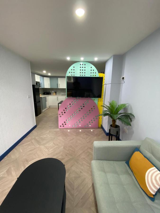 Aaron Wise - 51 Fitzhamon Apartments Cardiff Dış mekan fotoğraf