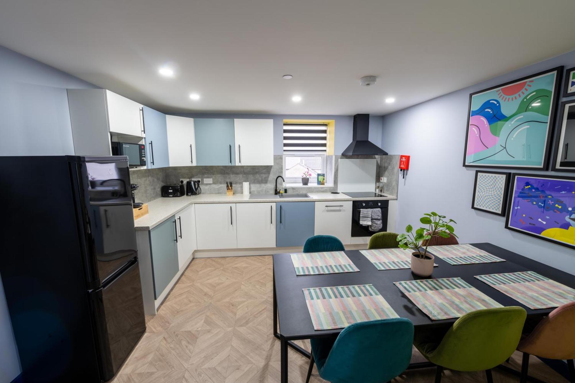 Aaron Wise - 51 Fitzhamon Apartments Cardiff Dış mekan fotoğraf